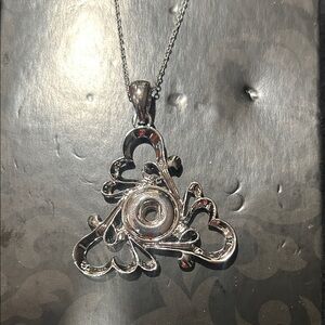 Chic Silver Heart Pendant Necklace